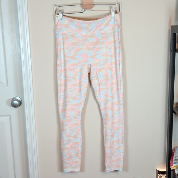 Fabletics Light Camo Motion365+ Leggings - Picture 3 of 9